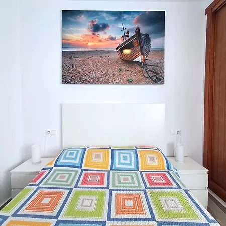 Casa El Cuartel With Private Seaview Rooftop בית נופש